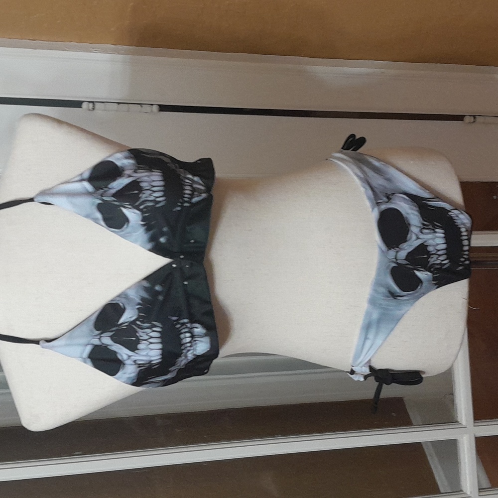 Black and white skull bathing suit